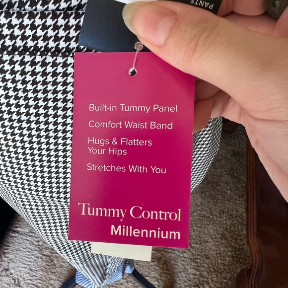 NWT Kim Rogers pull on straight pants with tummy control size 16 short. - Picture 5 of 16